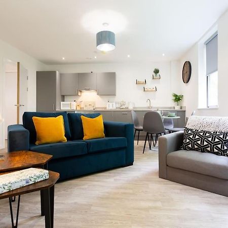 Polly'S Place Apartment Taunton & Free Off Road Parking & Wifi מראה חיצוני תמונה