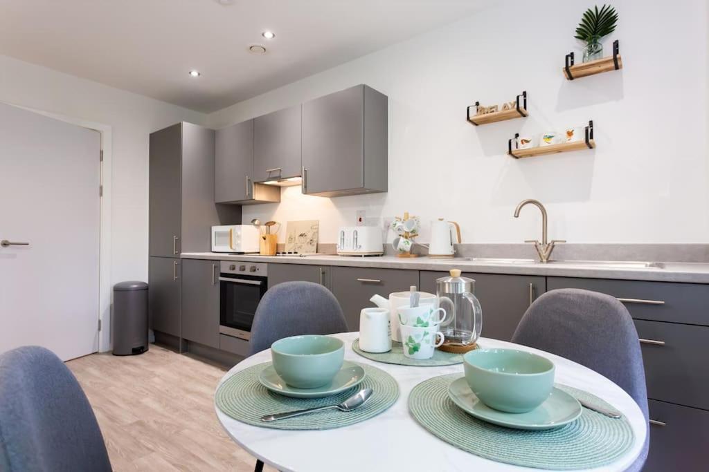 Polly'S Place Apartment Taunton & Free Off Road Parking & Wifi מראה חיצוני תמונה