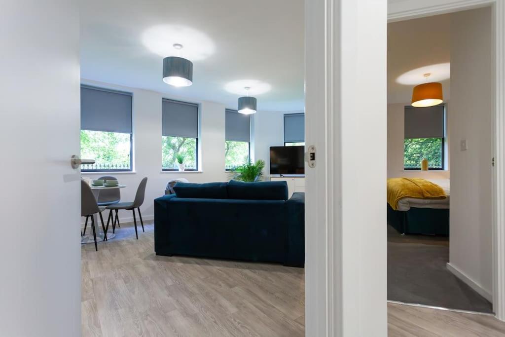 Polly'S Place Apartment Taunton & Free Off Road Parking & Wifi מראה חיצוני תמונה