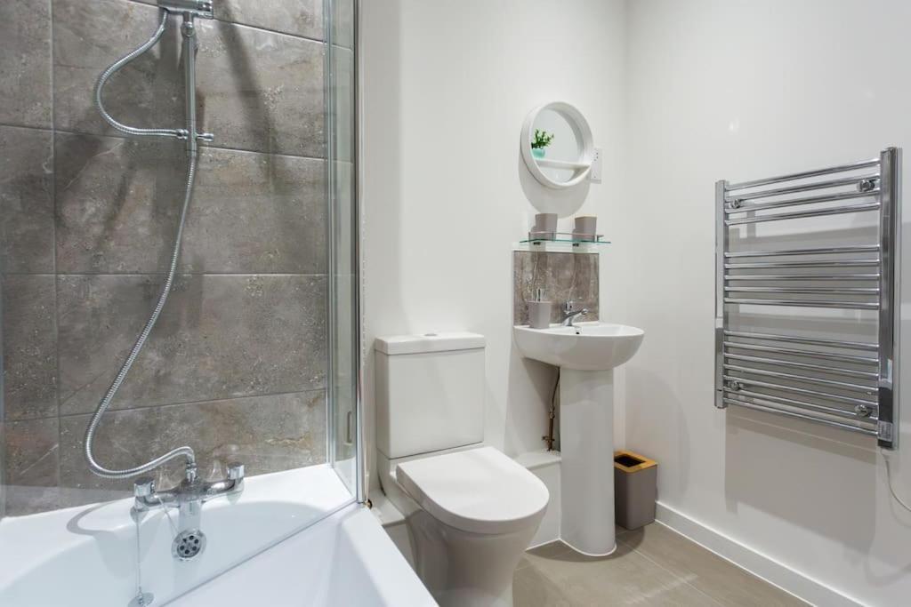 Polly'S Place Apartment Taunton & Free Off Road Parking & Wifi מראה חיצוני תמונה