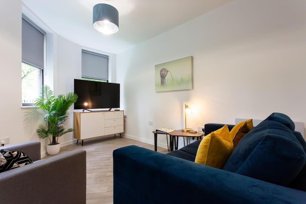 Polly'S Place Apartment Taunton & Free Off Road Parking & Wifi מראה חיצוני תמונה