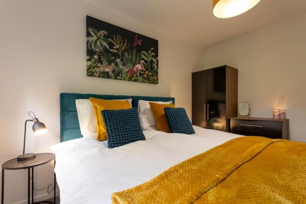 Polly'S Place Apartment Taunton & Free Off Road Parking & Wifi מראה חיצוני תמונה