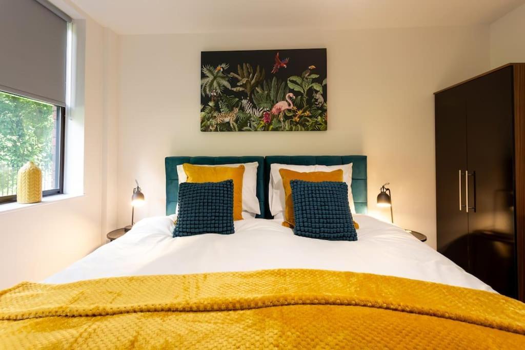 Polly'S Place Apartment Taunton & Free Off Road Parking & Wifi מראה חיצוני תמונה
